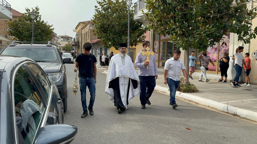 Δολοφονία 11χρονης στην Ηλεία: Ανείπωτος ο πόνος στην κηδεία της Βασιλικής