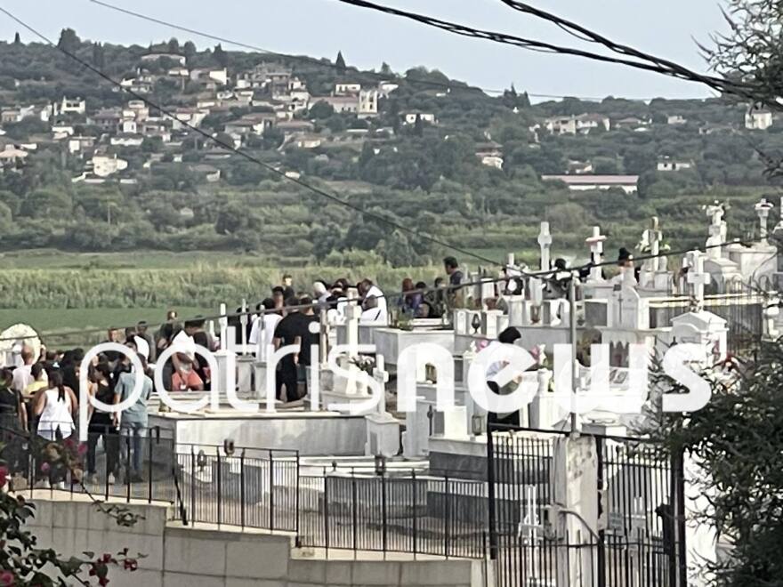 Δολοφονία 11χρονης στην Ηλεία: Ανείπωτος ο πόνος στην κηδεία της Βασιλικής