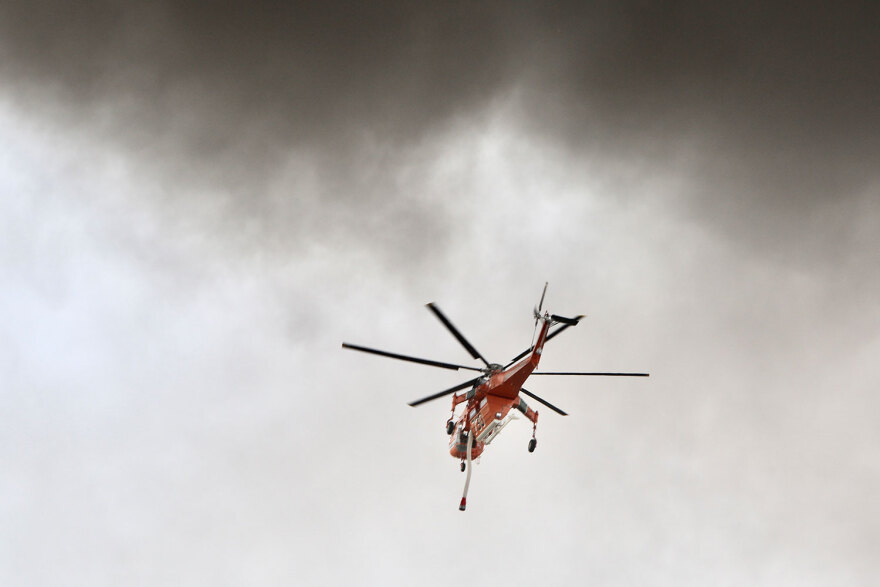 Κηφισιά: Υπό μερικό έλεγχο η  φωτιά που ξέσπασε μετά από έκρηξη σε εργοστάσιο-  Προειδοποίηση από το 112 για τους καπνούς - Δείτε βίντεο