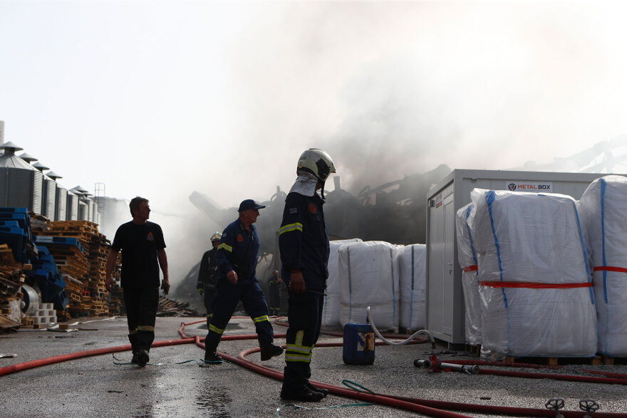 Κηφισιά: Υπό έλεγχο η φωτιά που ξέσπασε σε εργοστάσιο - Διερευνώνται τα αίτια