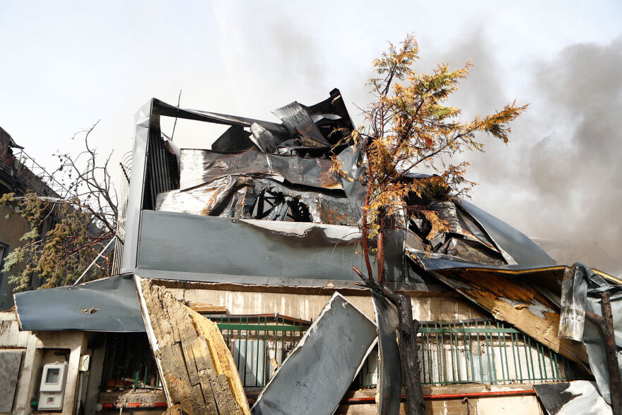 Κηφισιά: Υπό έλεγχο η φωτιά που ξέσπασε σε εργοστάσιο - Διερευνώνται τα αίτια