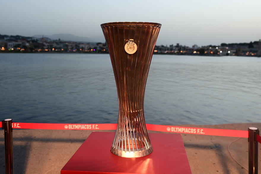 Ολυμπιακός: Στο Ρέθυμνο οι κούπες του Conference League και του Youth League - Φωτογραφίες 