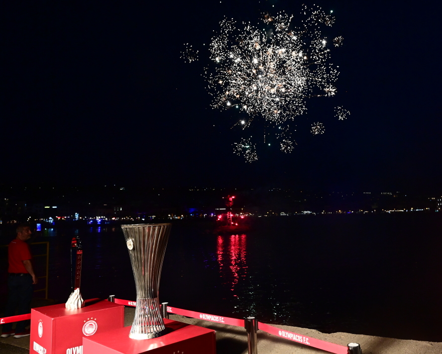 Ολυμπιακός: Στο Ρέθυμνο οι κούπες του Conference League και του Youth League - Φωτογραφίες 