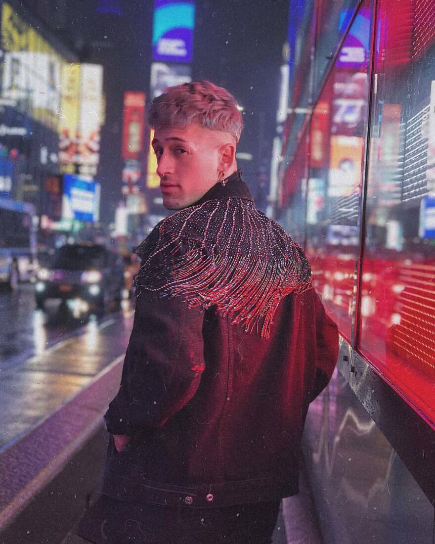 Τάσος Ξιαρχό: Στα 9 μου είχα επαφές με αγοράκια που σήμερα μπορεί να είναι παντρεμένοι με παιδιά