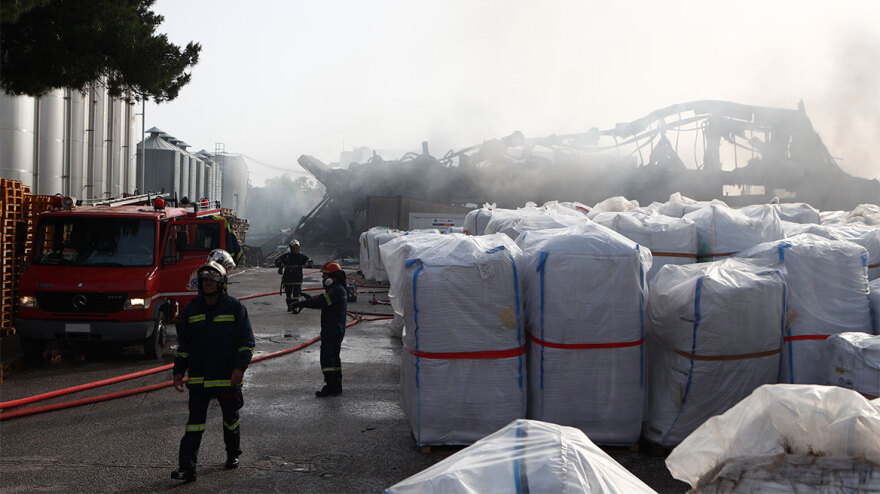  Ολοκληρωτική καταστροφή της αποθήκης του εργοστασίου στην Κηφισιά από την πυρκαγιά