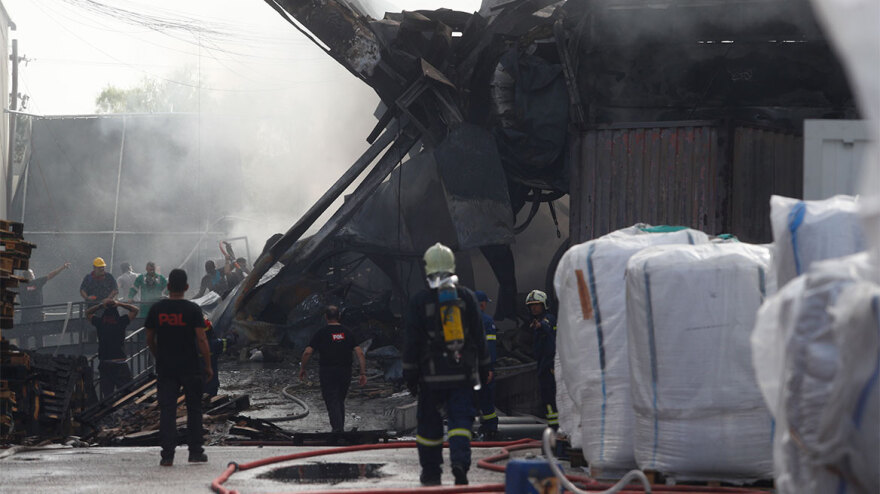  Ολοκληρωτική καταστροφή της αποθήκης του εργοστασίου στην Κηφισιά από την πυρκαγιά