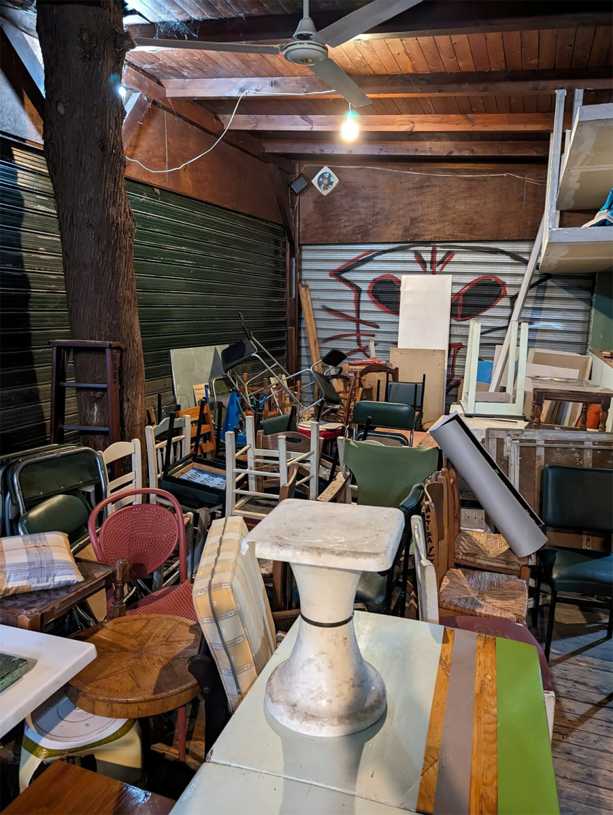 Εκκενώθηκε κατάληψη κτηρίου του δήμου Αθηναίων στον λόφο του Στρέφη - Δείτε φωτογραφίες