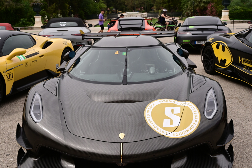 Γέμισε με supercars το Σύνταγμα - Δείτε τα πολυτελή αυτοκίνητα που συμμετέχουν στο «6to6 Motor Europe Tour»