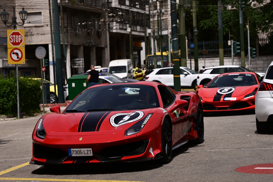 Γέμισε με supercars το Σύνταγμα - Δείτε τα πολυτελή αυτοκίνητα που συμμετέχουν στο «6to6 Motor Europe Tour»