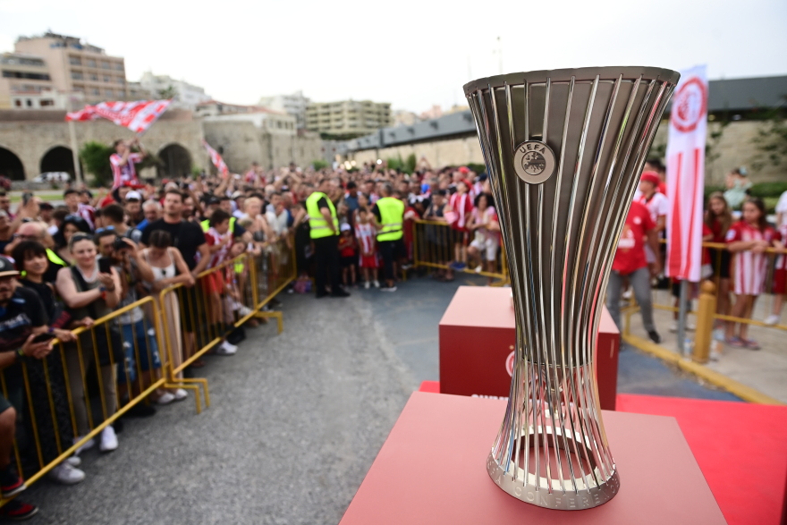 Ολυμπιακός: Θερμή υποδοχή των ευρωπαϊκών τροπαίων στο Ηράκλειο - Φωτογραφίες 