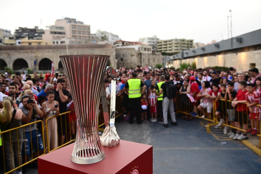 Ολυμπιακός: Θερμή υποδοχή των ευρωπαϊκών τροπαίων στο Ηράκλειο - Φωτογραφίες 