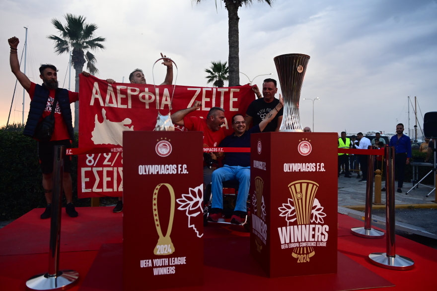 Ολυμπιακός: Θερμή υποδοχή των ευρωπαϊκών τροπαίων στο Ηράκλειο - Φωτογραφίες 
