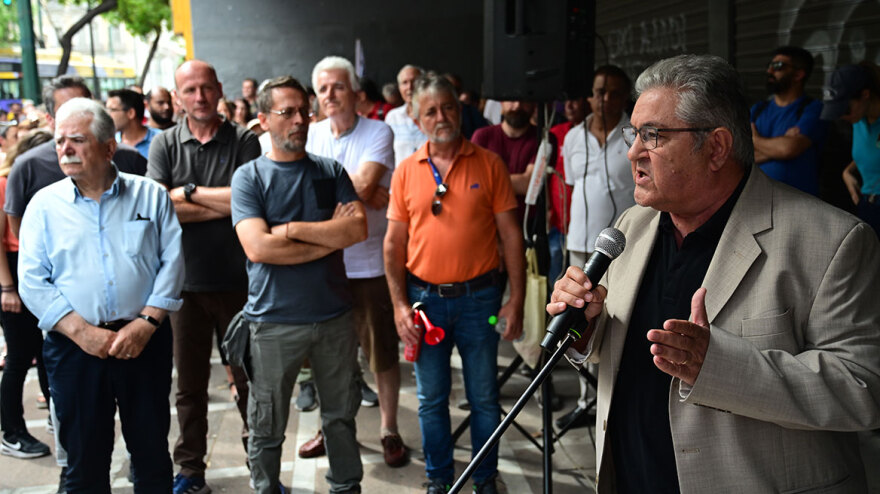 Στη συγκέντρωση των σωματείων της ΛΑΡΚΟ ο Κουτσούμπας - «Να μην περάσει η νέα πρόκληση της κυβέρνησης»