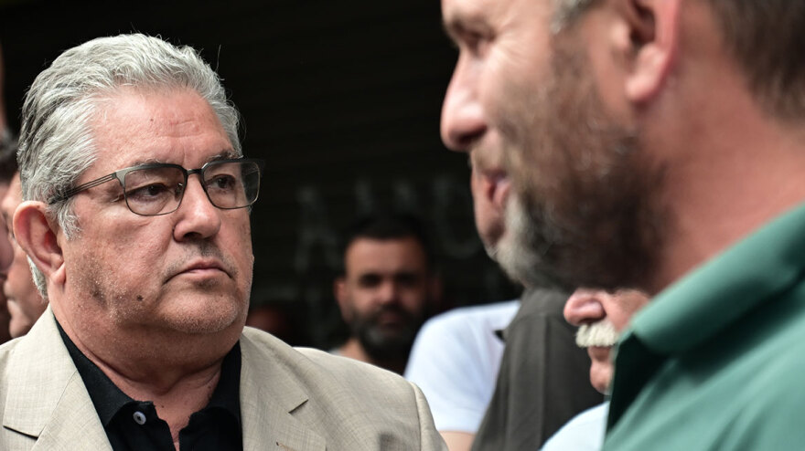 Στη συγκέντρωση των σωματείων της ΛΑΡΚΟ ο Κουτσούμπας - «Να μην περάσει η νέα πρόκληση της κυβέρνησης»