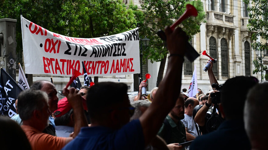 Στη συγκέντρωση των σωματείων της ΛΑΡΚΟ ο Κουτσούμπας - «Να μην περάσει η νέα πρόκληση της κυβέρνησης»