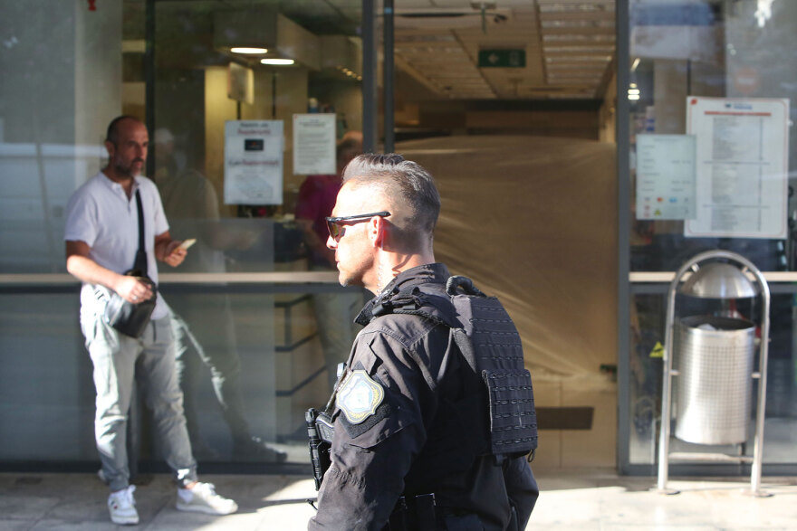 Πειραιάς: Ένας νεκρός κι ένας βαριά τραυματίας σε ανταλλαγή πυροβολισμών - Μια σύλληψη και μια προσαγωγή