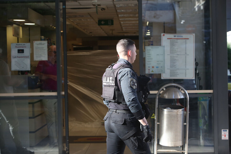 Πειραιάς: Ένας νεκρός κι ένας βαριά τραυματίας σε ανταλλαγή πυροβολισμών - Μια σύλληψη και μια προσαγωγή