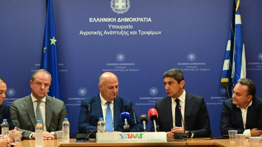 Αλλαγή σκυτάλης στο υπουργείο Αγροτικής Ανάπτυξης: Θα κάνουμε ό,τι είναι δυνατόν για να ανακουφίσουμε τους αγρότες, λέει ο Τσιάρας