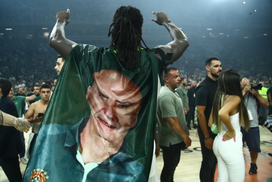 Η απονομή του τροπαίου του πρωταθλητή της Basket League στον Παναθηναϊκό - Δείτε βίντεο και φωτογραφίες 