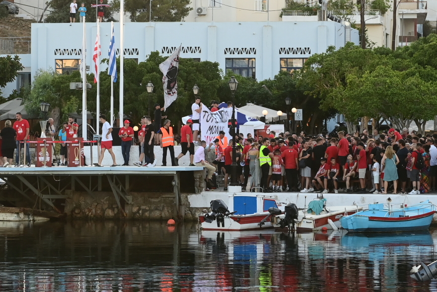 Ολυμπιακός: Στον Άγιο Νικόλαο Κρήτης τα ευρωπαϊκά τρόπαια  - Φωτογραφίες 