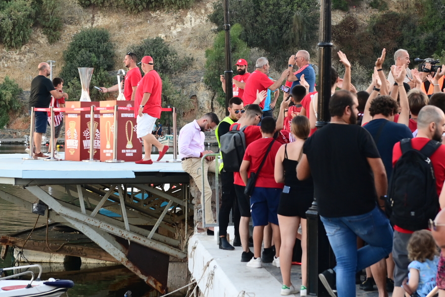 Ολυμπιακός: Στον Άγιο Νικόλαο Κρήτης τα ευρωπαϊκά τρόπαια  - Φωτογραφίες 