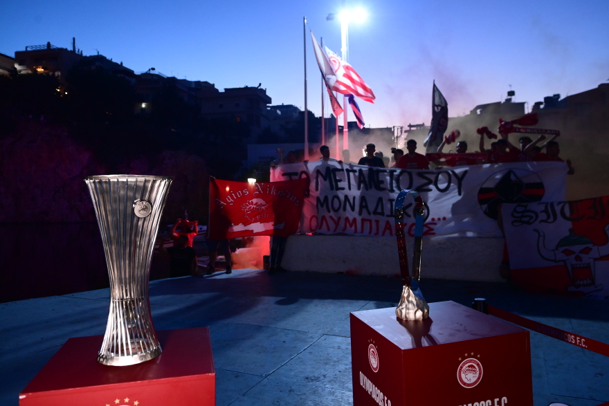 Ολυμπιακός: Στον Άγιο Νικόλαο Κρήτης τα ευρωπαϊκά τρόπαια  - Φωτογραφίες 