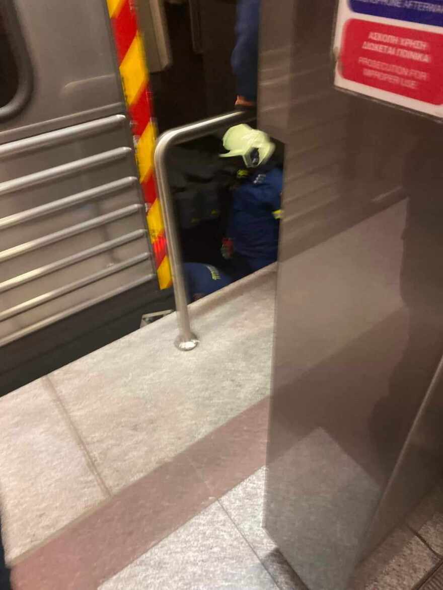 Μετρό Αγίου Δημητρίου: Άνδρας έπεσε στις γραμμές  - Απεγκλωβίστηκε τραυματισμένος