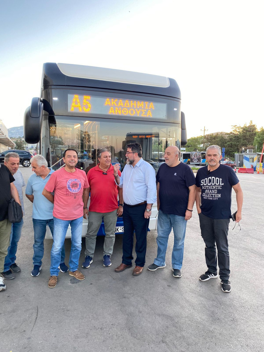 Στο αμαξοστάσιο της Ανθούσας ο νέος υφυπουργός Υποδομών Βασίλης Οικονόμου - Δείτε φωτογραφίες