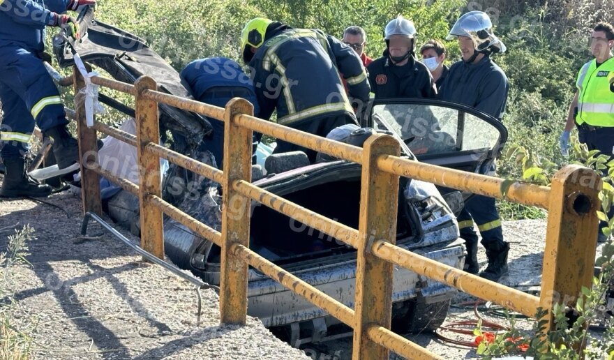 Θανατηφόρο τροχαίο έξω από τη Λάρισα - ΙΧ εξετράπη της πορείας του και έπεσε σε χαντάκι, νεκρός ο 39χρονος οδηγός