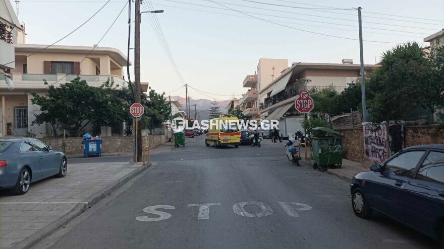 Χανιά - Βίντεο ντοκουμέντο από το επεισόδιο σε μίνι μάρκετ: Ο δράστης φεύγει ανενόχλητος με μια μηχανή