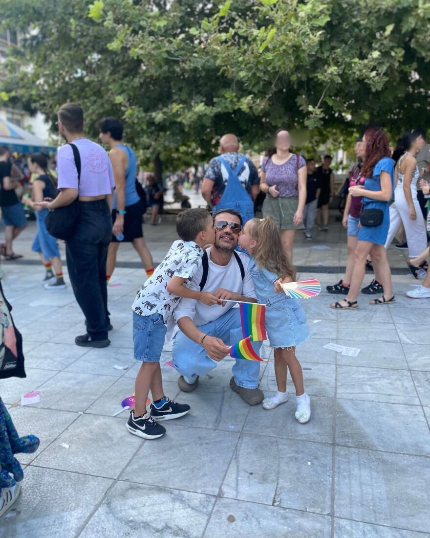 Παντελής Τουτουντζής: Στο Athens Pride μαζί με τα παιδιά του 