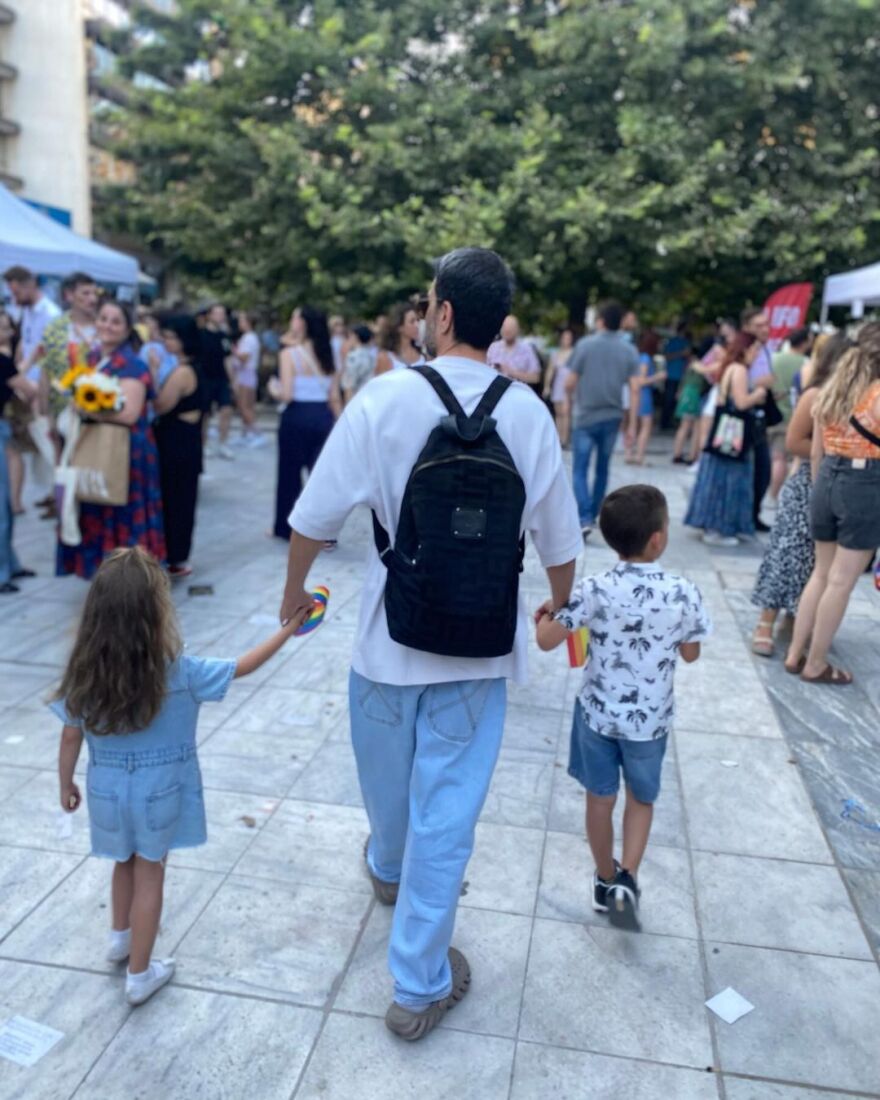 Παντελής Τουτουντζής: Στο Athens Pride μαζί με τα παιδιά του 
