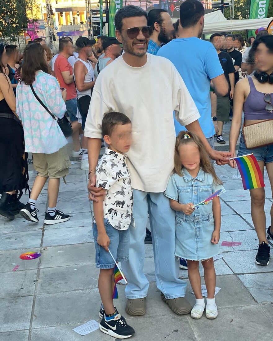 Παντελής Τουτουντζής: Στο Athens Pride μαζί με τα παιδιά του 