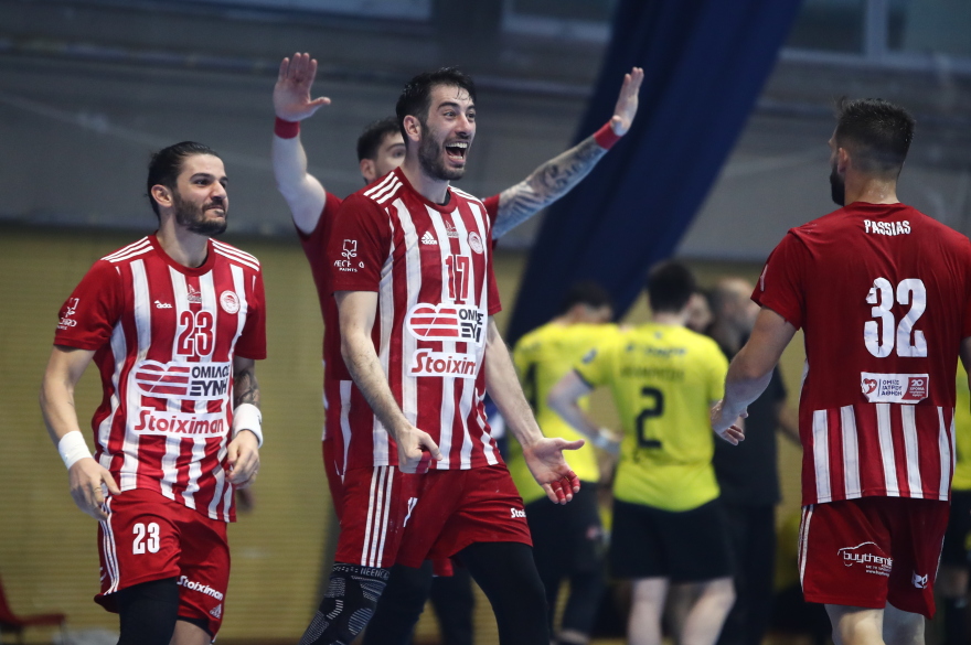 Ολυμπιακός: Πρωταθλητής Ελλάδος για 4η φορά στο χάντμπολ ανδρών, 33-29 την ΑΕΚ στον 5ο τελικό 