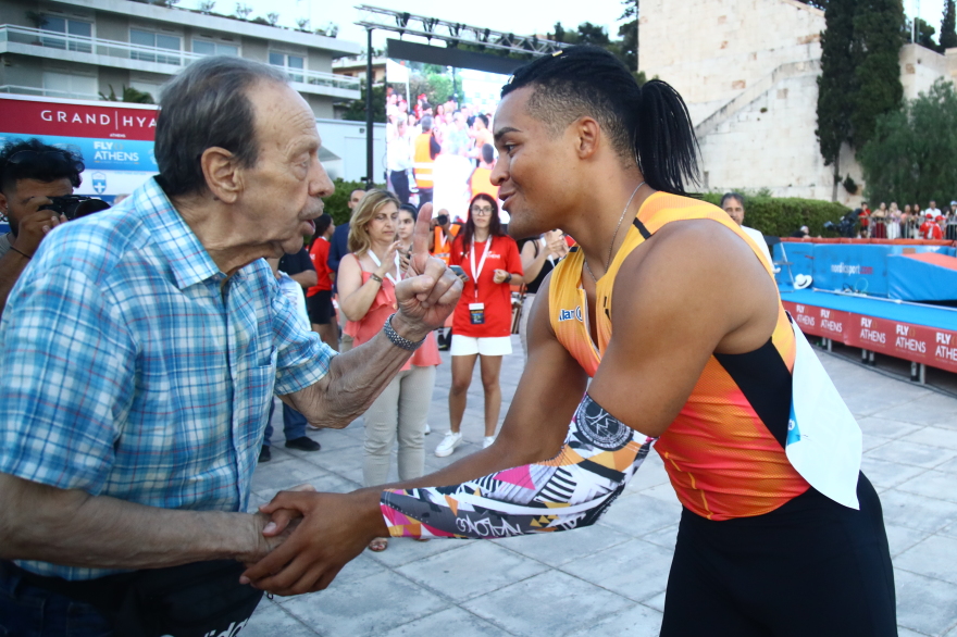 Στίβος: Φοβερός Καραλής, πρώτος με άλμα στα 5.82 μ. στο Παναθηναϊκό Στάδιο - Βίντεο, φωτογραφίες 