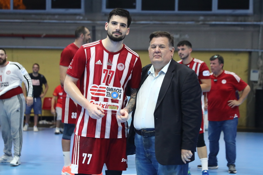 Ολυμπιακός: Πρωταθλητής Ελλάδος για 4η φορά στο χάντμπολ ανδρών, 33-29 την ΑΕΚ στον 5ο τελικό 