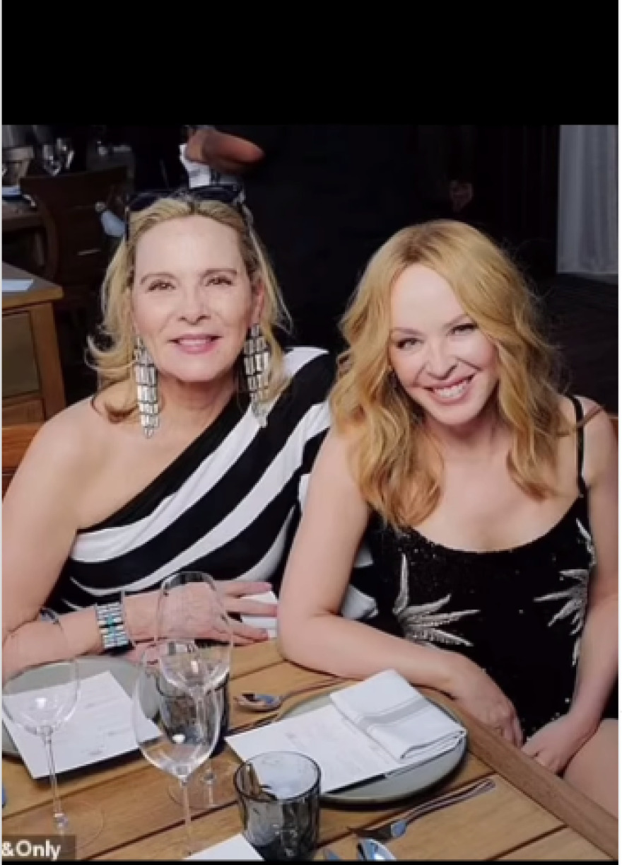 Κιμ Κατράλ: Οι απολαυστικές ημέρες και νύχτες της «Σαμάνθα» στην Αθήνα με τον κατά 14 χρόνια νεότερο σύντροφό της