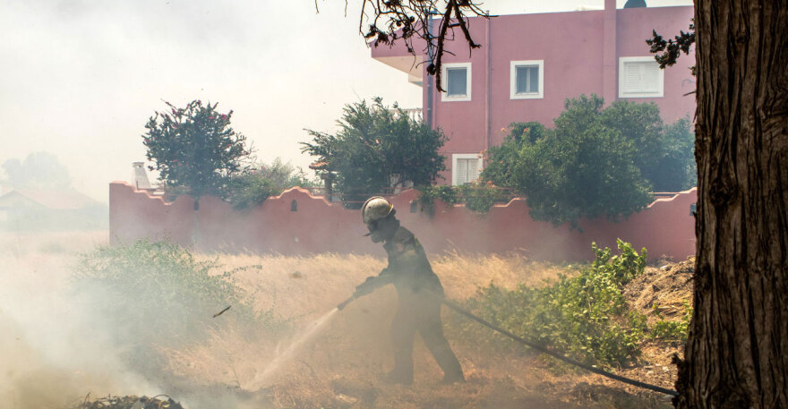 Νέος κανονισμός πυροπροστασίας: Τι πρέπει να κάνουν οι ιδιοκτήτες μέχρι την Παρασκευή - Ποια μέτρα ανεστάλησαν για φέτος