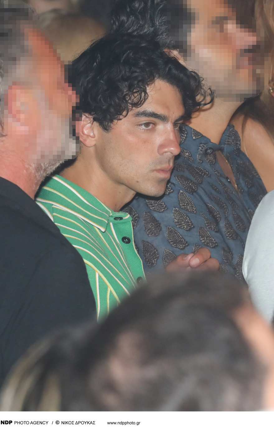 Τζο Τζόνας: Νέες φωτογραφίες του τραγουδιστή να διασκεδάζει στον Κωνσταντίνο Αργυρό 