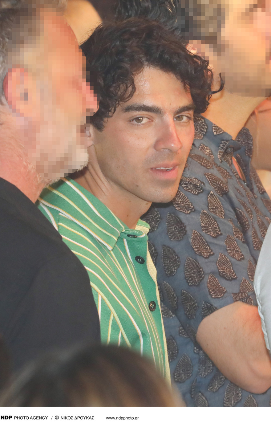 Τζο Τζόνας: Νέες φωτογραφίες του τραγουδιστή να διασκεδάζει στον Κωνσταντίνο Αργυρό 