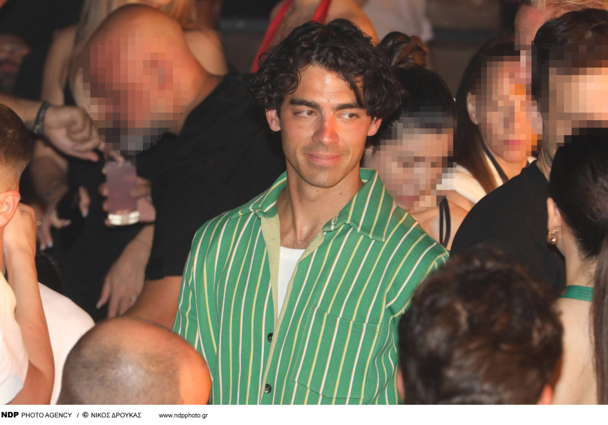 Τζο Τζόνας: Νέες φωτογραφίες του τραγουδιστή να διασκεδάζει στον Κωνσταντίνο Αργυρό 