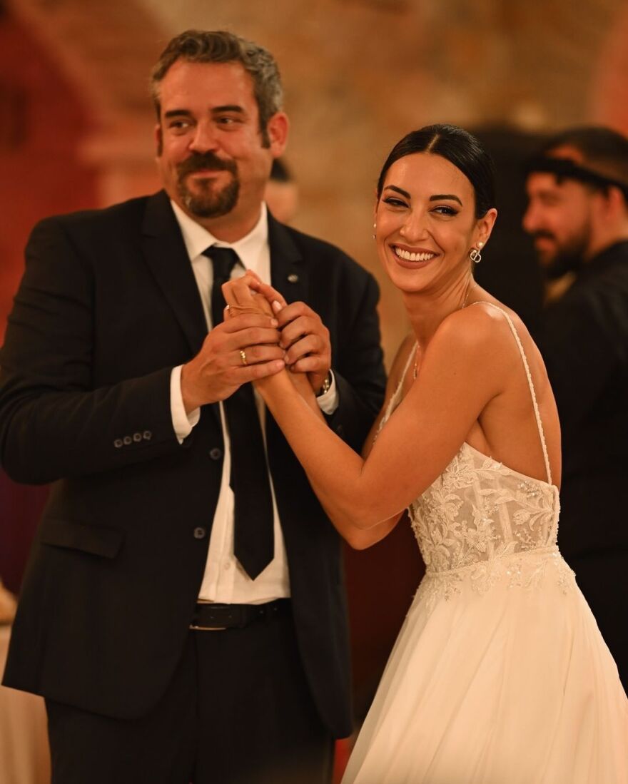 Σασμός: Η Ευγενία Σαμαρά... παντρεύτηκε - Δείτε τις φωτογραφίες που «ανέβασε» από τα γυρίσματα