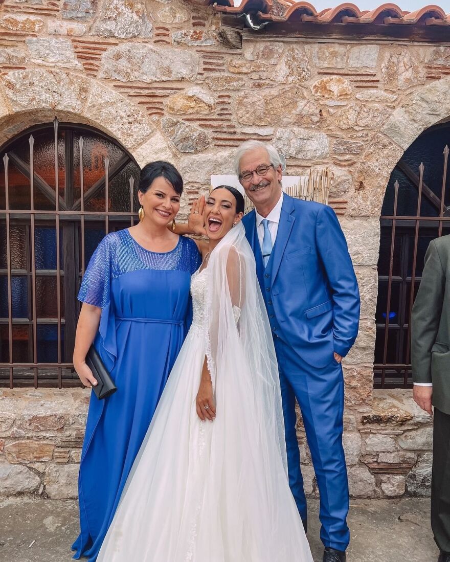 Σασμός: Η Ευγενία Σαμαρά... παντρεύτηκε - Δείτε τις φωτογραφίες που «ανέβασε» από τα γυρίσματα