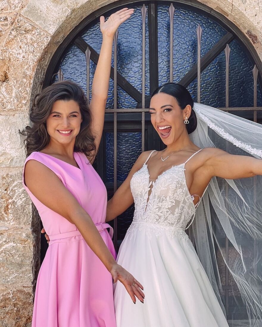 Σασμός: Η Ευγενία Σαμαρά... παντρεύτηκε - Δείτε τις φωτογραφίες που «ανέβασε» από τα γυρίσματα