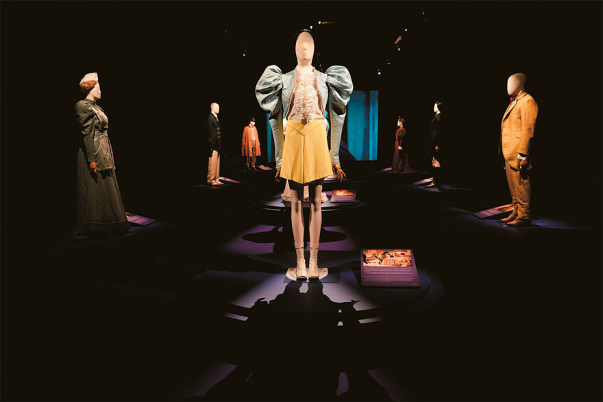 Από τα υπαίθρια παζάρια στο Όσκαρ - Η ενδυματολόγος του Λάνθιμου Holly Waddington εξομολογείται