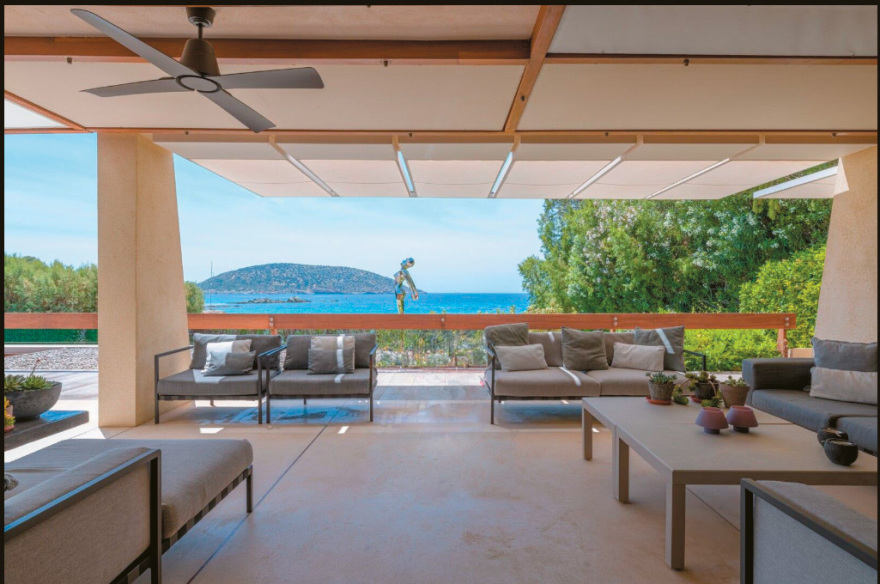 Ανάβυσσος: Η βίλα Νίκα κάνει limit up στα 20 εκατ. ευρώ - Ξανά πωλητήριο στον «ιδιωτικό παράδεισο πάνω στο κύμα»