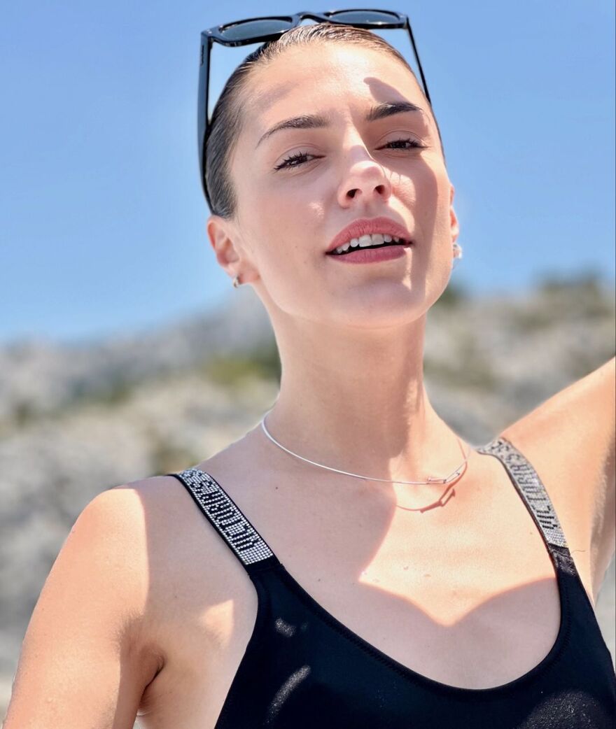 Κάτια Ταραμπάνκο: Απολαμβάνει τον χρόνο της στη Σύμη