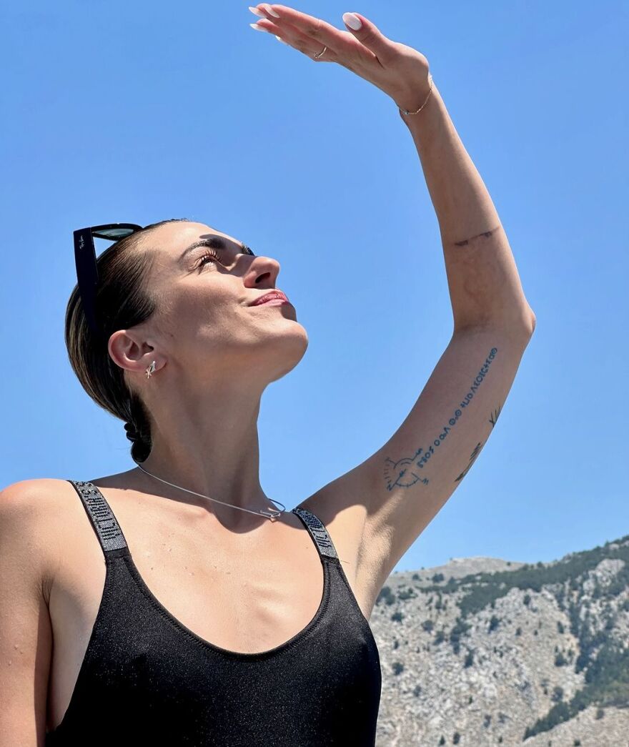 Κάτια Ταραμπάνκο: Απολαμβάνει τον χρόνο της στη Σύμη