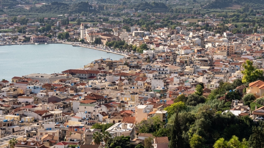 Ακίνητα: Τα ελληνικά νησιά στις προτιμήσεις των ξένων αγοραστών - Πού κοστίζει €7.000 το τετραγωνικό