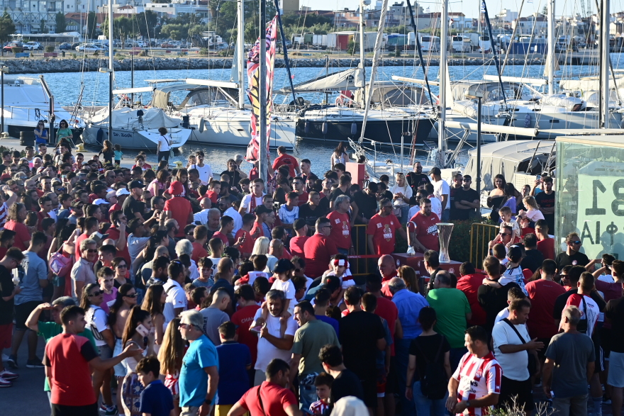 Ολυμπιακός: Στη Μυτιλήνη τα ευρωπαϊκά τρόπαια - Βίντεο, φωτογραφίες 